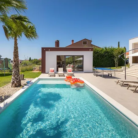 Grofica- Beheizter Pool- Taverne- Strandnaehe By Interhome *