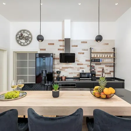 Grofica- Beheizter Pool- Taverne- Strandnaehe By Interhome 풀라