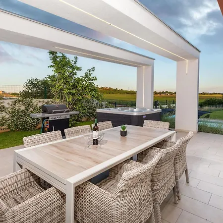 Grofica- Beheizter Pool- Taverne- Strandnaehe By Interhome *