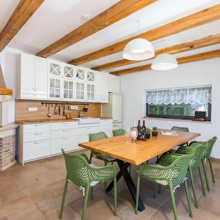 Grofica- Beheizter Pool- Taverne- Strandnaehe By Interhome *