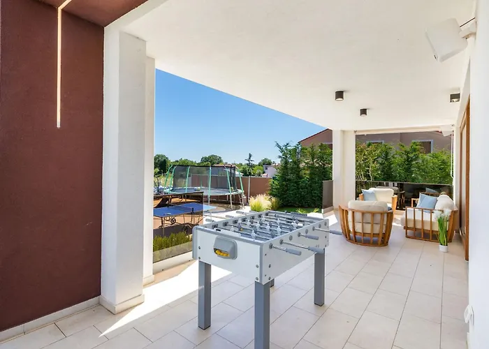 Grofica- Beheizter Pool- Taverne- Strandnaehe By Interhome 펜션