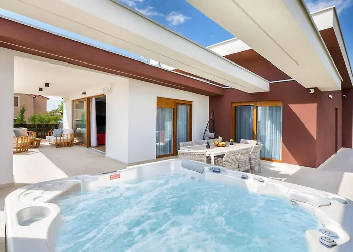 Grofica- Beheizter Pool- Taverne- Strandnaehe By Interhome 펜션 풀라