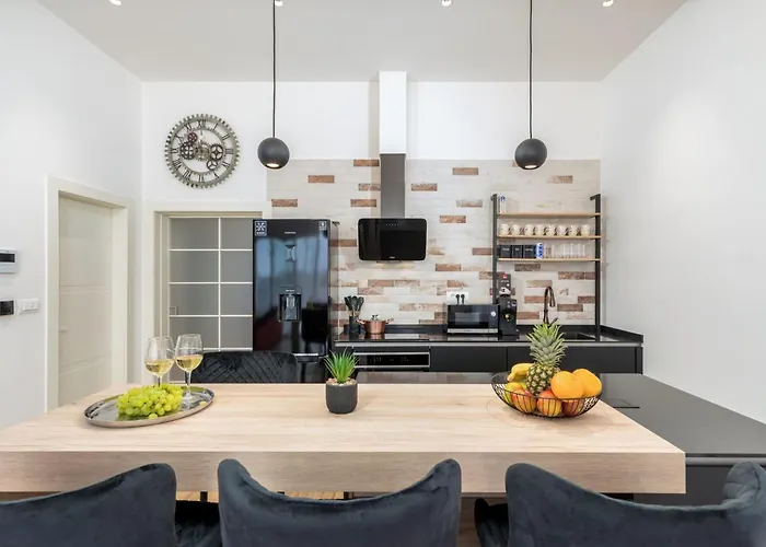 Grofica- Beheizter Pool- Taverne- Strandnaehe By Interhome 풀라