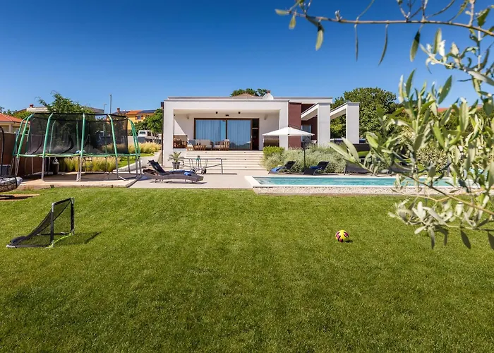 Grofica- Beheizter Pool- Taverne- Strandnaehe By Interhome 풀라