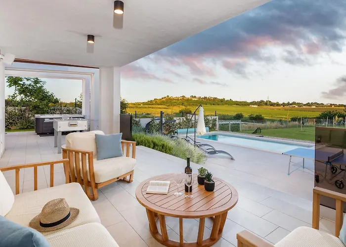 Grofica- Beheizter Pool- Taverne- Strandnaehe By Interhome 펜션