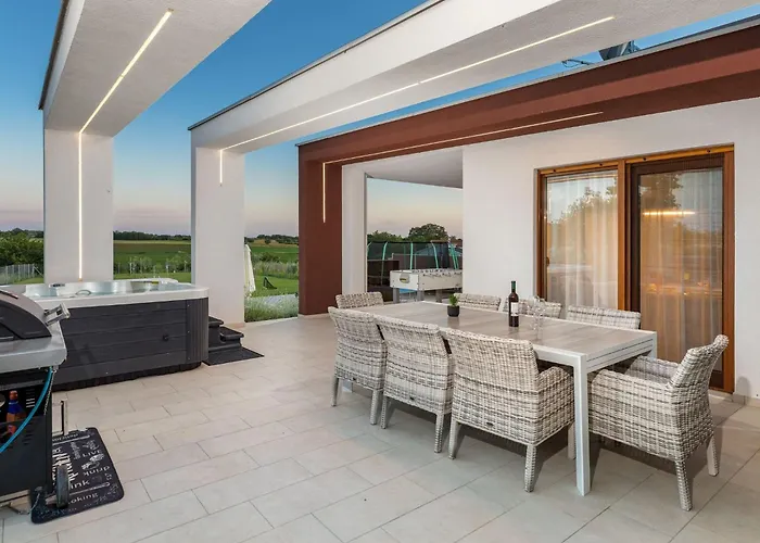 Grofica- Beheizter Pool- Taverne- Strandnaehe By Interhome 펜션 풀라