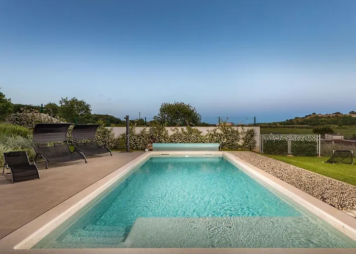 Grofica- Beheizter Pool- Taverne- Strandnaehe By Interhome * 풀라