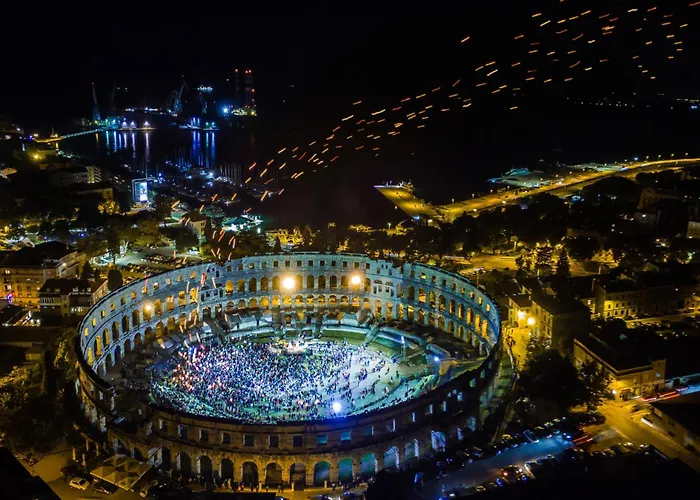 펜션 Grofica- Beheizter Pool- Taverne- Strandnaehe By Interhome 풀라